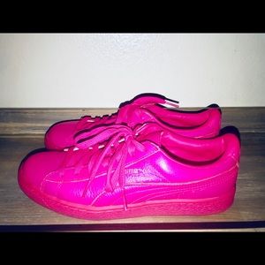 Girls sz 6.5 pink Puma tennis shoes
